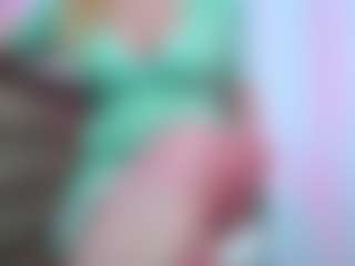 Live cam show with April - Office on StripNow