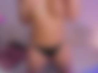 karol-2720 MILF webcam performer live streaming