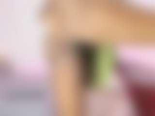 Karina MILF webcam performer live streaming
