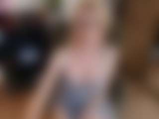 Live cam show with mirelasilver - Blonde Hair on studioflirtlive.com