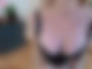 mirelasilver's Live Sex Cam Show