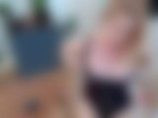 mirelasilver MILF webcam performer live streaming