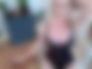 mirelasilver MILF webcam performer live streaming
