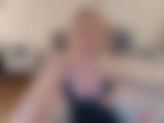 Live cam show with mirelasilver - Tease on CamClone