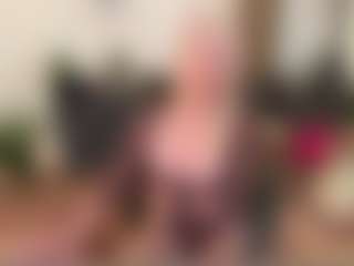 Live cam show with mirelasilver - Granny Blonde Hair on Gym Cam Girls