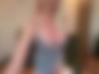 Live cam show with mirelasilver - Granny Blonde Hair on Soda Cam