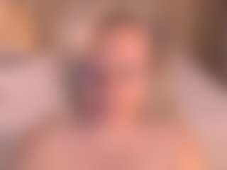Live cam show with Arony - Mature MILF on Camsoda