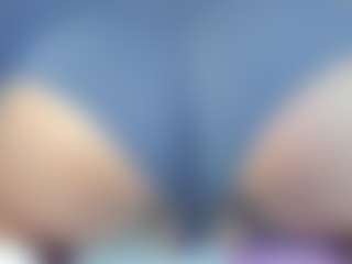 Live cam show with britany-hot - Brown Eyes on Camsoda