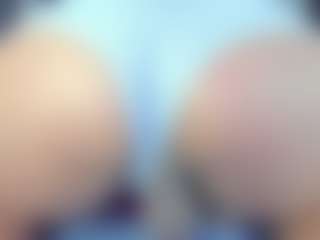 Live cam show with britany-hot - Average on Camsoda
