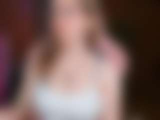 Live cam show with nicolebloom - Gamer on Camsoda