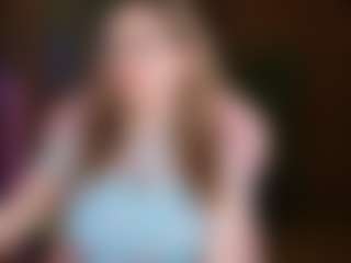 Live cam show with nicolebloom - Gamer Lovense on chickslive.net