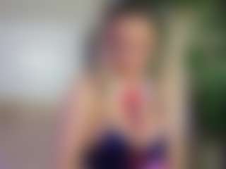 Live cam show with Emilly Bronte - Blonde Hair on Milfs Live