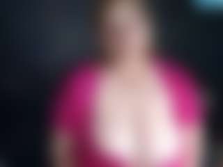 Live cam show with crystaleva - Mature on studioflirtlive.com