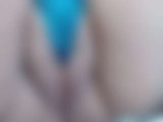 Live cam show with erika-lois - Solo on Mixed Magazine Live