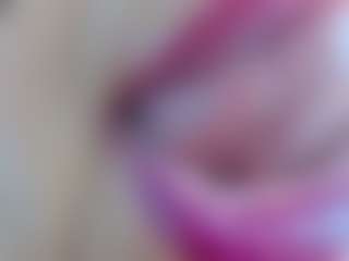 Live cam show with erika-lois - Moaning on StripNow