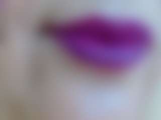 Live cam show with erika-lois - Blue Eyes on studioflirtlive.com