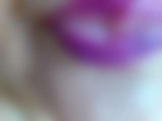 Live cam show with erika-lois - Moaning on Stripli.com