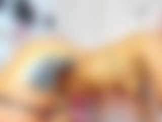 Live cam show with Vaiolett Coleman - Strapon on SquirtSoMuch