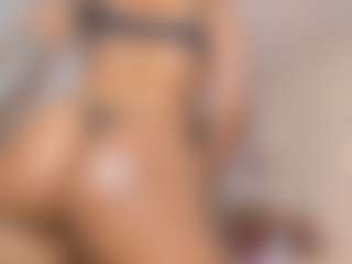 Live cam show with Vaiolett Coleman - Strapon on Dolls Live