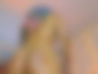 Live cam show with Vaiolett Coleman - Strapon on SquirtSoMuch