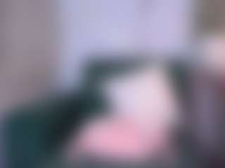 Live cam show with Isabella Spring - Flashing on sexytreat.net