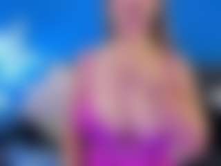 Live cam show with Bella Marie - Cosplay MILF on pussylord.com