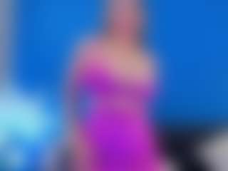 Bella Marie MILF webcam performer live streaming