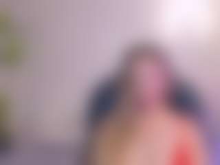 Live cam show with Bella Marie - Cosplay MILF on xDating