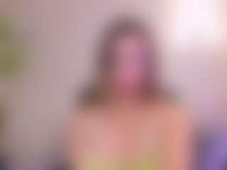 Bella Marie MILF webcam performer live streaming