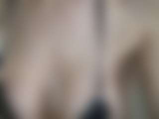 Live cam show with tiffanylee1 - Lips on livesuperchat.net