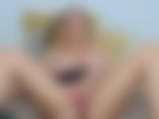Live cam show with Anastasia - Blonde Hair on friskycurves.com