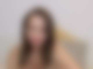 Live cam show with Anastasia - Gamer on friskycurves.com