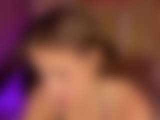 Live cam show with lady-lacey - Robe on googirlz