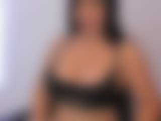 ammyfire MILF webcam performer live streaming