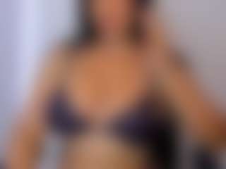 ammyfire MILF webcam performer live streaming