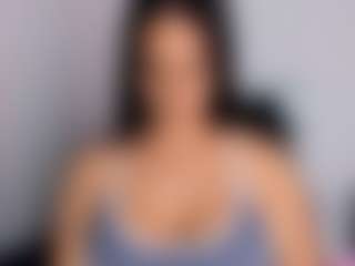 Live cam show with April Adamson - Latina on CamSodaAdn | colombia