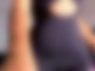 Live cam show with April Adamson - Old on SquirtSoMuch