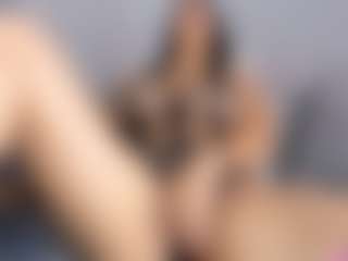 Live cam show with April Adamson - Old on xxxlivecams.org