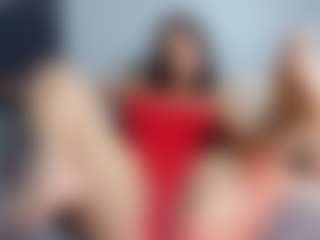 Live cam show with April Adamson - Granny Big Tits on xDating
