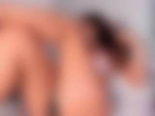 Live cam show with ambercroft - Fingers on SxyPornLive