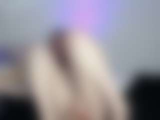 Live cam show with cynthiaa - Red Hair on AdultVida.com