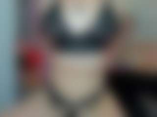 Live cam show with cynthiaa - Gamer on Free Soda