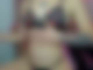 Live cam show with cynthiaa - Gamer Toys on Soda Cam