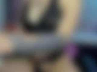 Live cam show with cynthiaa - Gamer Red Hair on Chatstar