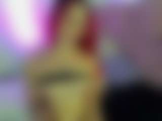 Live cam show with cynthiaa - Gamer on chickslive.net