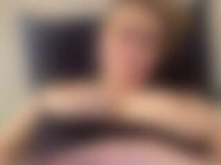 submissivecutieforu's Live Sex Cam Show