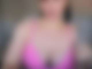 Libbyloveheart MILF webcam performer live streaming