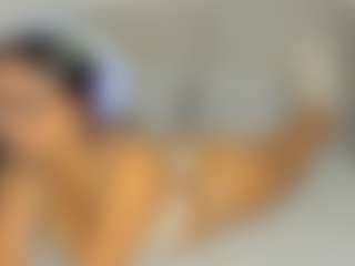Live cam show with Leah Marsh - Girlnextdoor on MyBangCams