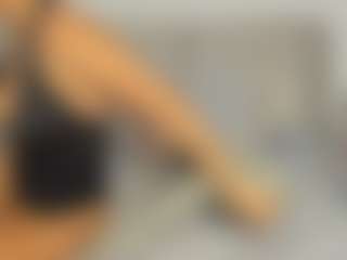 Live cam show with Leah Marsh - Petite on friskycurves.com