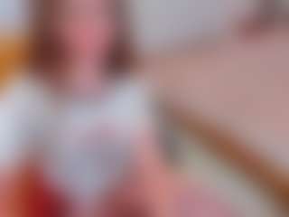 Live cam show with Pantyhose_Lizz - Petite MILF on Mixed Magazine Live